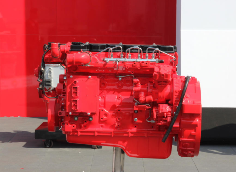 DCEC Cummins ISDe4.5 automotive engine for light and medium trucks
